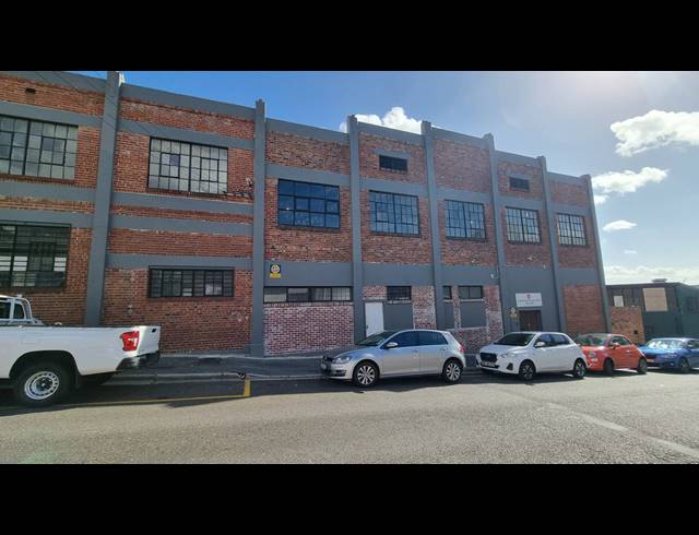 525M² SERVICED OFFICE FOR SALE IN WOODSTOCK